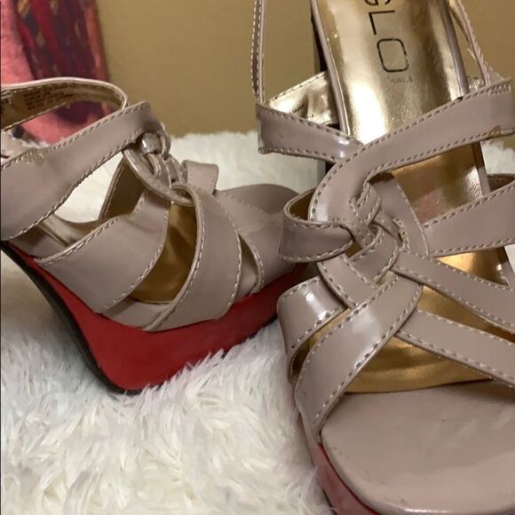 Heels   - Picture 4 of 7